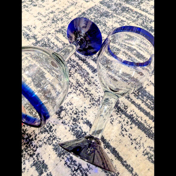 STUNNING Mexico Hand-Blown Blue Cobalt Wine Glasses-GREAT CONDITION - Picture 2 of 5